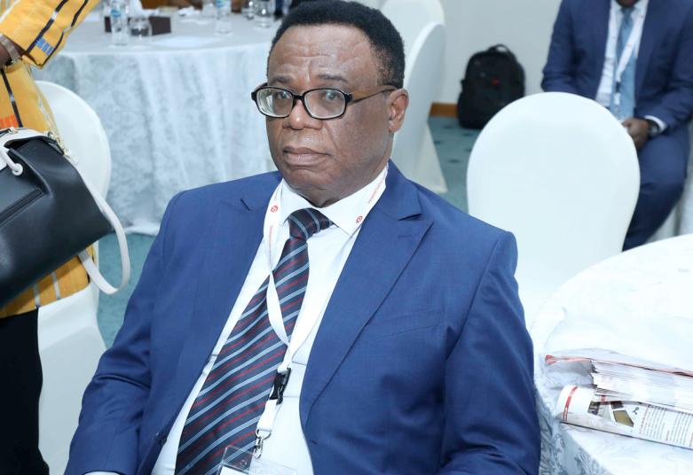 Semper Altior : Professeur René Gnalega, Guide Éclairé dans le Monde de l’Éducation